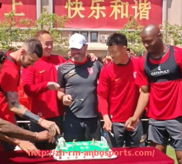 安博体育官网-法甲最佳前腰球员数据统计及技术特点