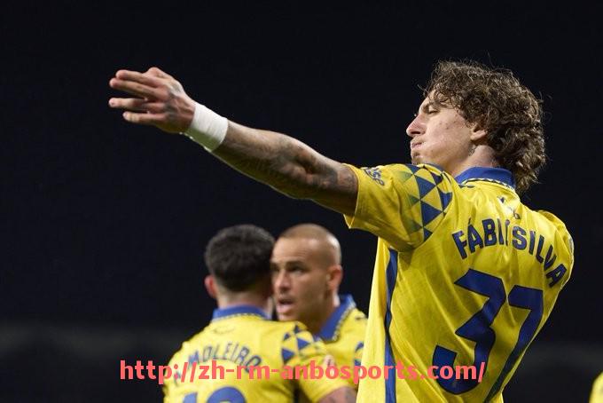 安博体育官网-CBA球员中有谁踢足球踢得好？跨界球员的运动天赋